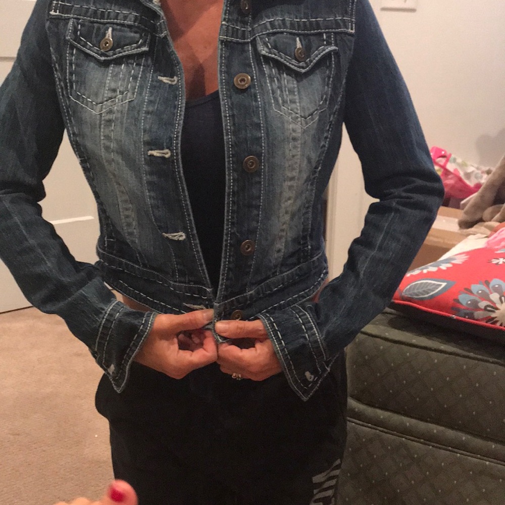 Cute !! Jean jacket ! - Picture 4 of 7